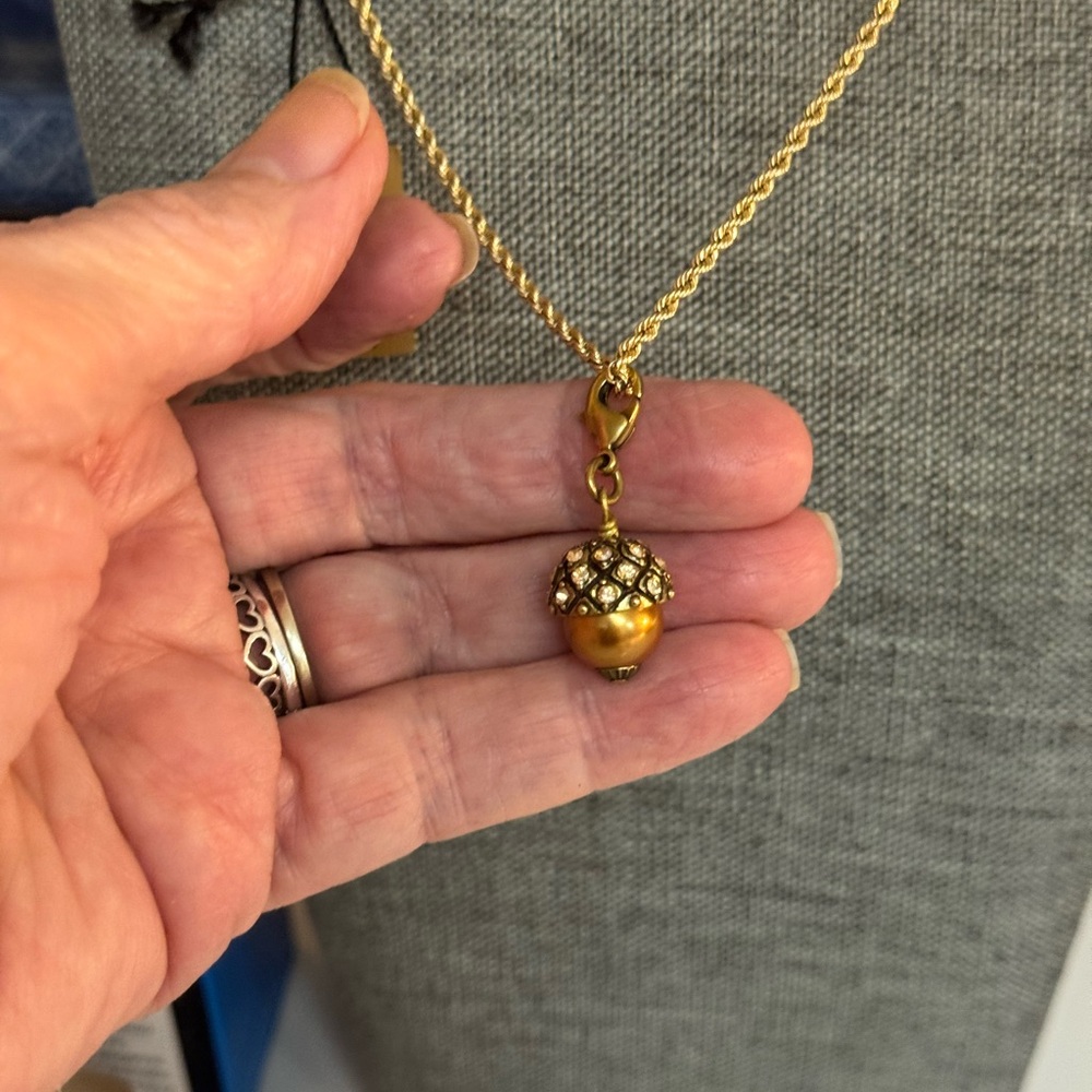 💛 NIB HEIDI DAUS AUTUMN ARTISTRY CRYSTAL ACORN ACORN PENDANT! - Picture 4 of 7